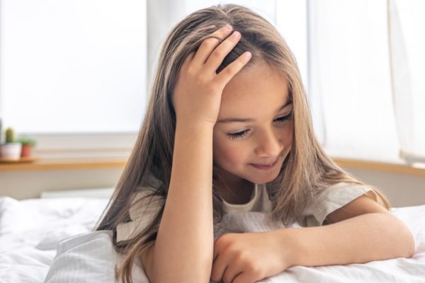 Énurésie enfant (pipi au lit): Symptômes et solutions